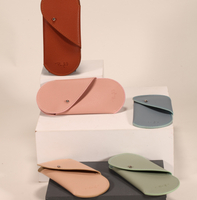 5 styles of eyeglass holsters, shaped like a heart, the design is very creative,
