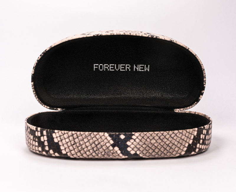 2021 Eyeglass Case Sunglasses Snakeskin Patterned Eyeglass Case Shaped Like A Peanut